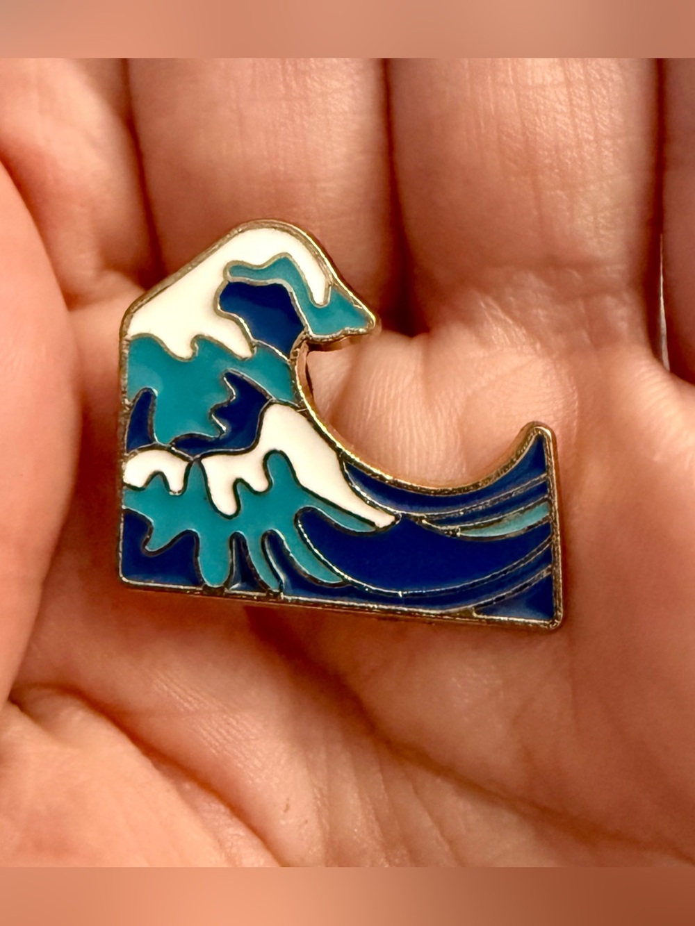 Hokusai Waves Great Wave Off Kanagawa Japan Art 0.9" Enamel Pin Badge